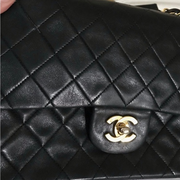 Chanel 10” medium double flap black quilted with gold accents - Picture 4 of 6